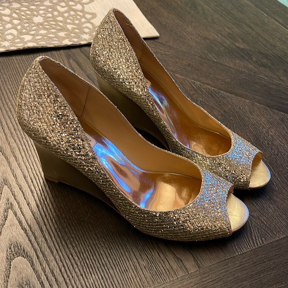 Badgley Mischka Gold Shimmer Wedges Size 9.5